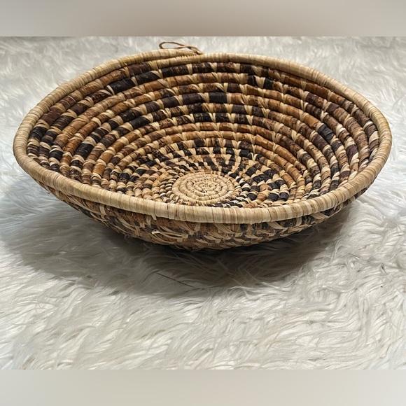 NEW Large African Hand-Woven Bowl / Wall Hanging - Picture 2 of 7